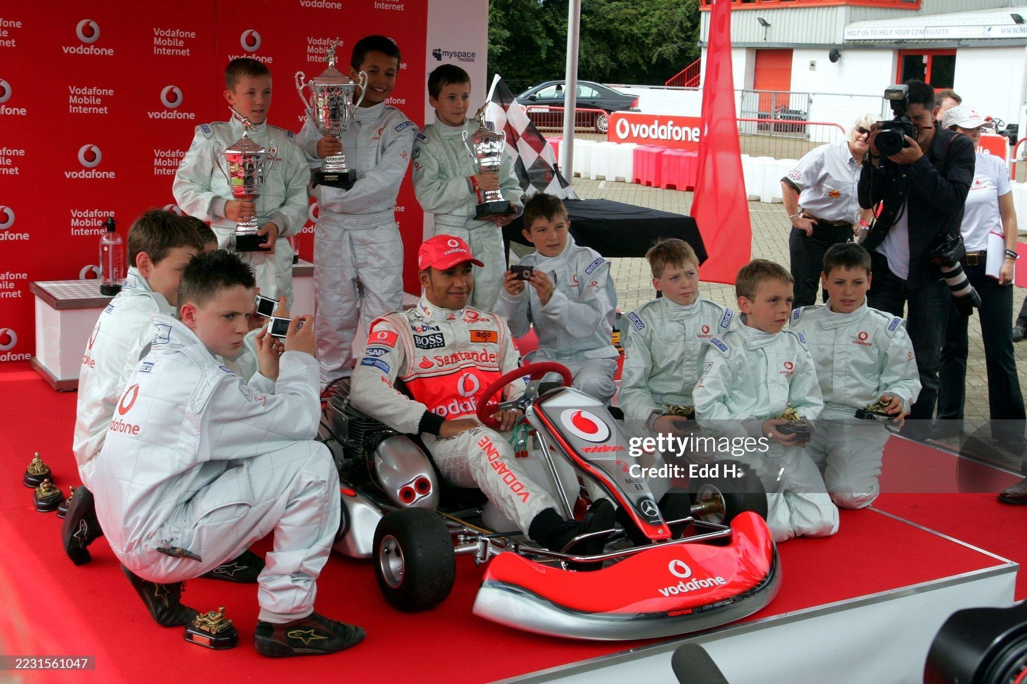 老汉后面是二本啊啊啊这一看 … 年龄差出来了F1