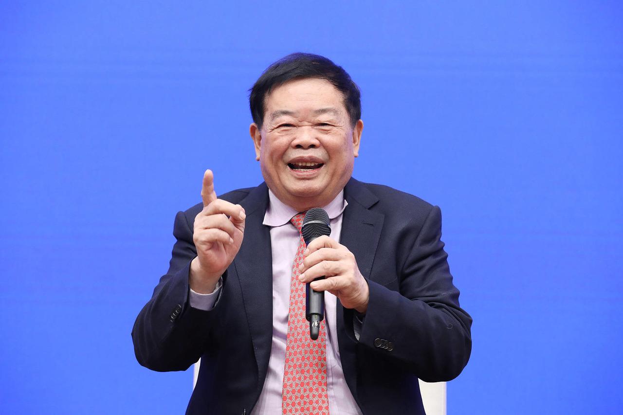 结局太反转！2015年，曹德旺拿出100万给一个小女孩换肾，可谁知小女孩治愈后，