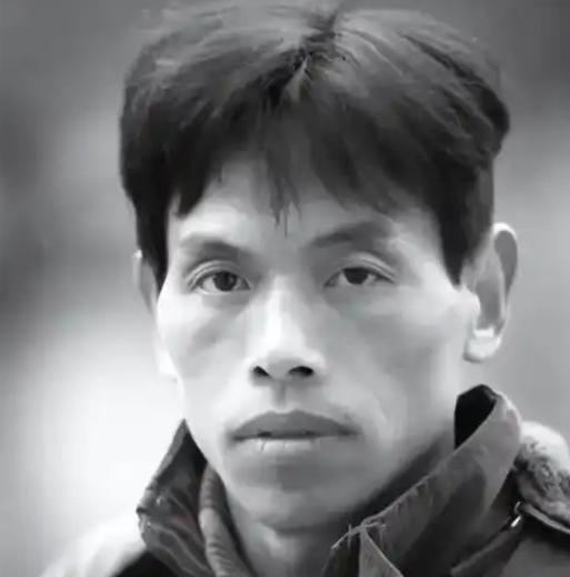 1999年，湖北一位23岁的小伙结婚后，“啃妻”10年，不打工，也不种田，分文未