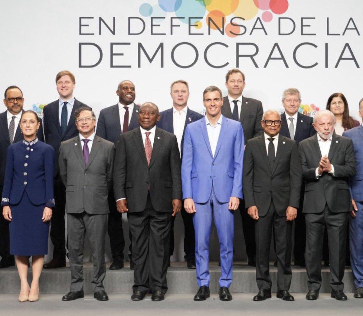 西班牙首相桑切斯昨天在巴塞罗那主持了国际左翼组织峰会“第四届捍卫民主国际会议”。