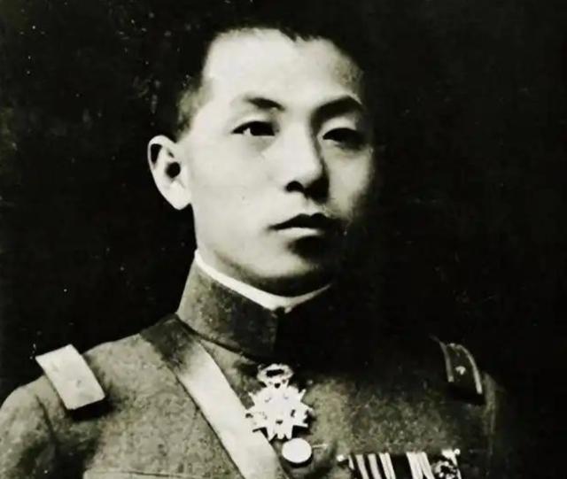 杨虎城是愚蠢，还是糊涂？有人说，西安事变你已经得罪了蒋介石，而且是差点要了蒋介石