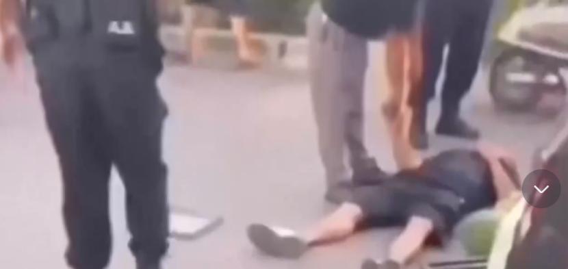 越闹越大！山西一53岁男子看到西瓜商贩和自己的妻子起了争执，一时怒从心头起，抽出