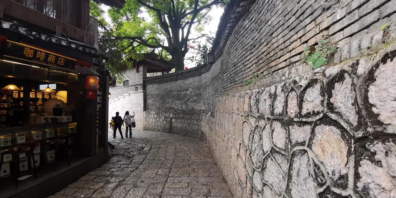 美，是一种刻在骨子里的自悟、自觉和自为。