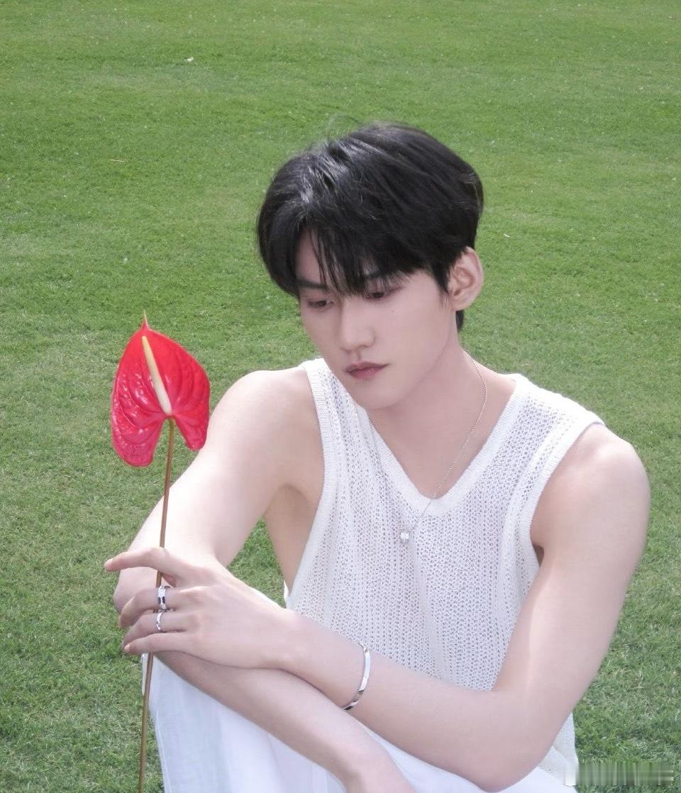 周柯宇哥哥 看了周柯宇和哥哥的故事，突然理解了他身上那种又独立又缺乏安全感的复杂