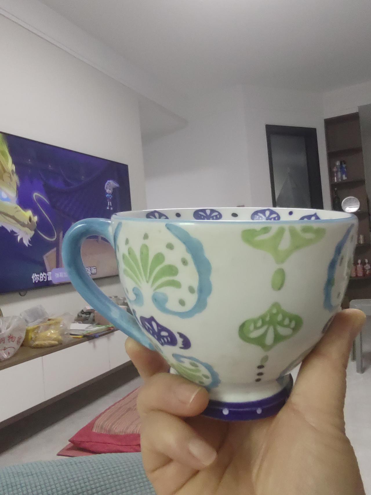 不白疼啊。
    奶奶口渴了，说一句：俩孙女，谁给奶奶倒一杯水啊？俩孩子嗖的都
