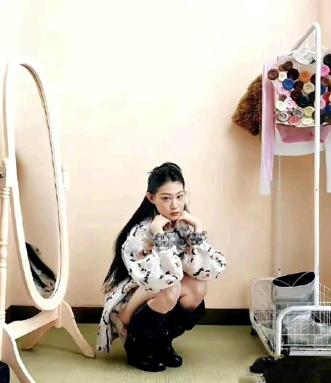 小沈阳捧女儿是真舍得下本，沈佳润这回已经是第3次上杂志封面了，颜值也比以前高了不