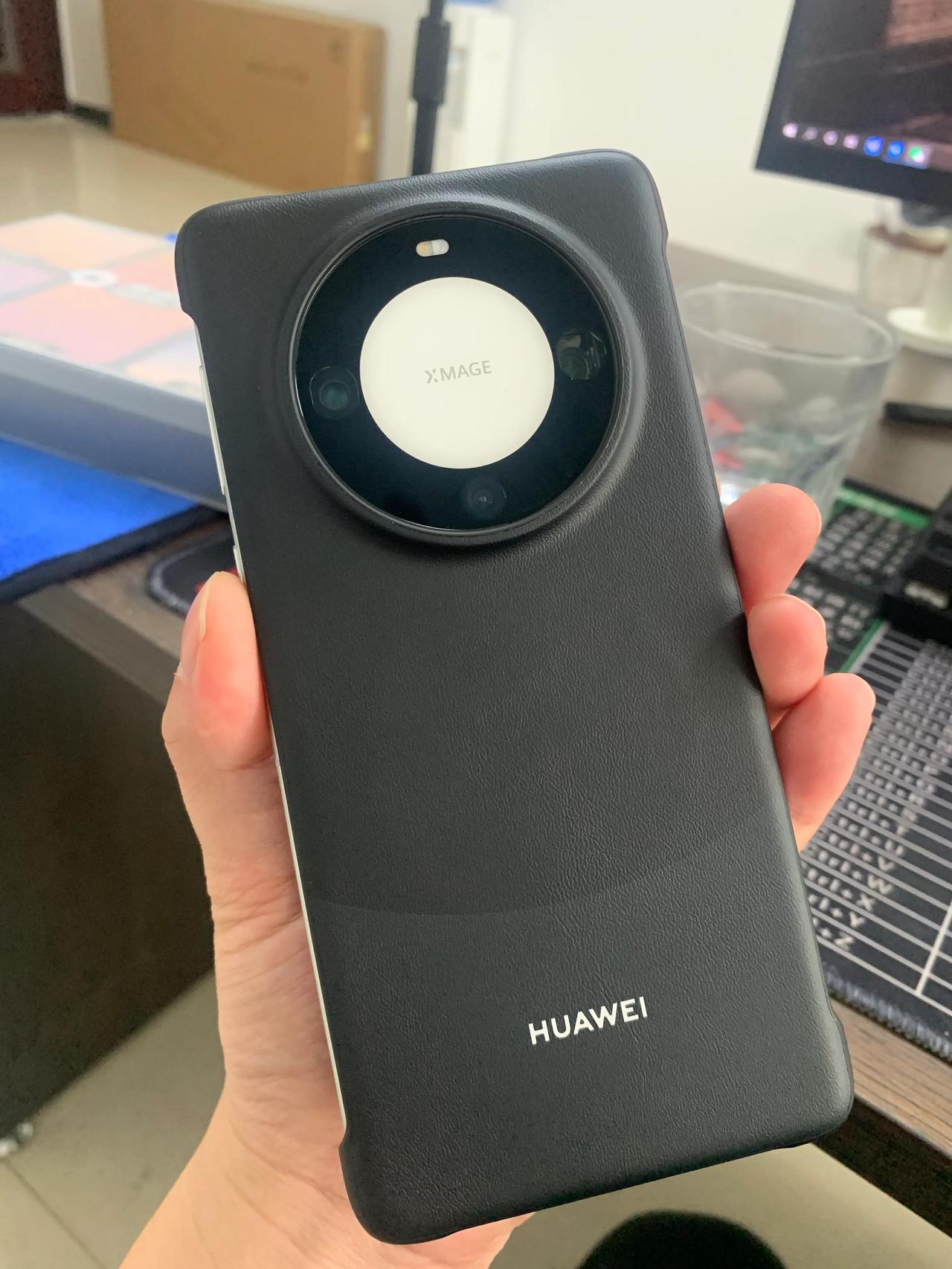 #华为Mate 60 RS曝光#这款手机与华为Mate60Pro+区别不大，不过