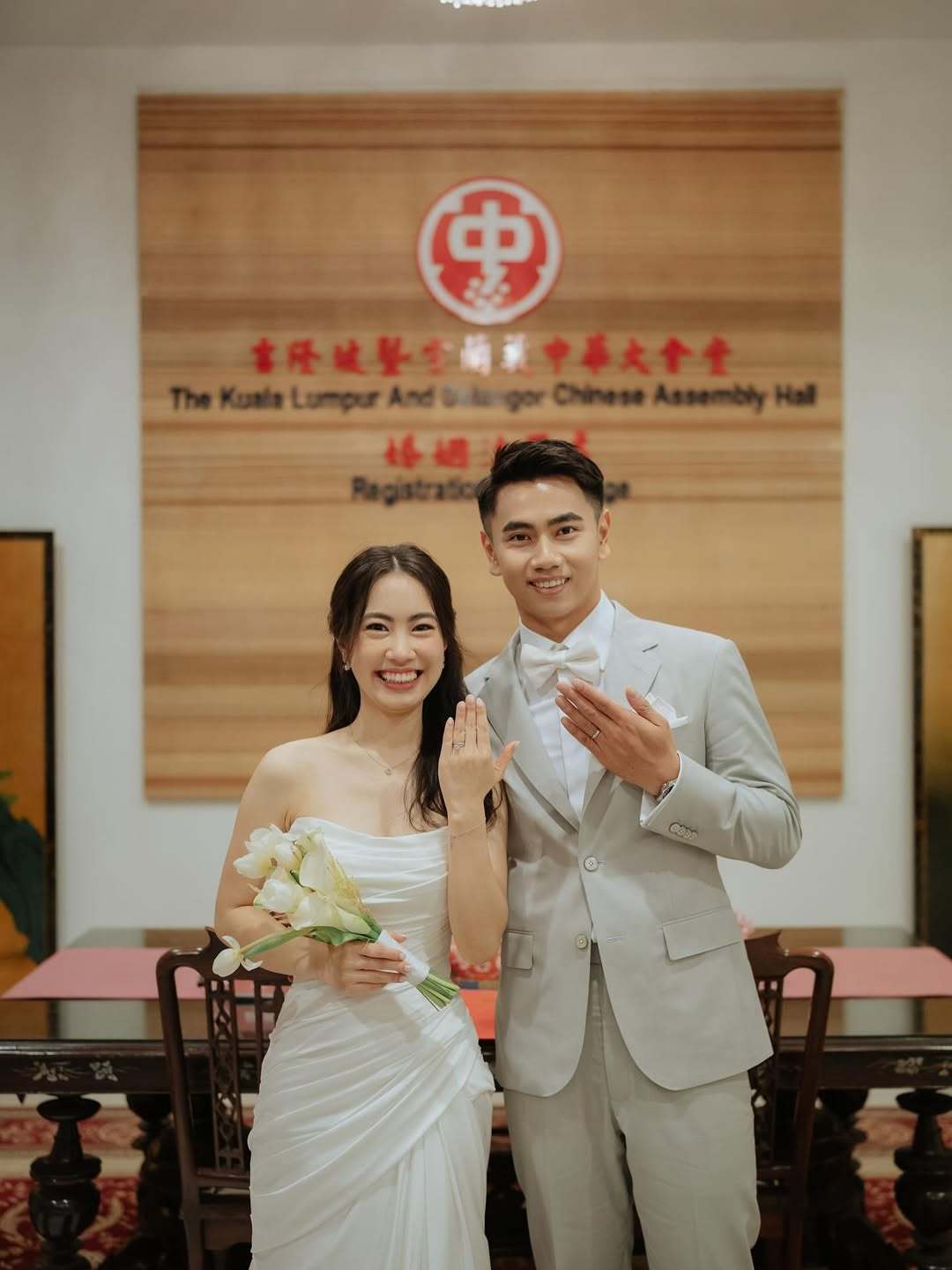 吴世飞与女友昨日正式领证[期待] ​​​
