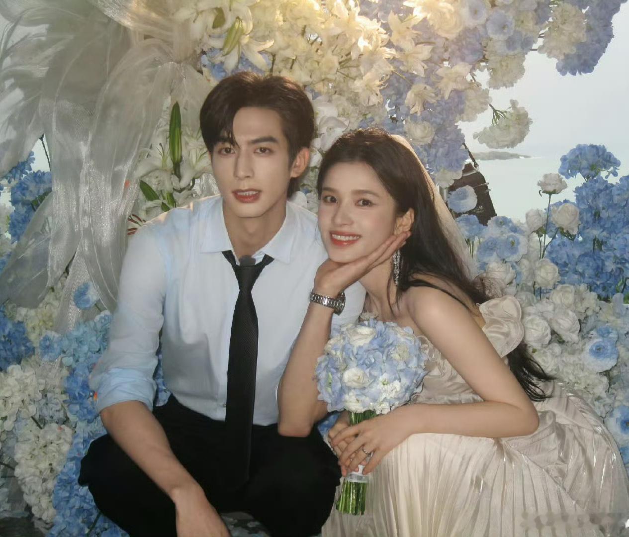 宋威龙张婧仪婚礼DV，求全世界来看骨父骨母这几张婚纱照太般配了