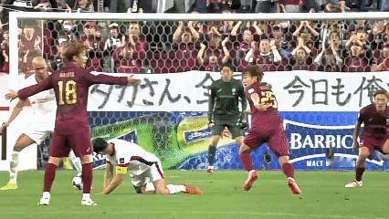 费利佩这球真漂亮！30米开外一脚势大力沉的射门洞穿日本队城池，关键这球压得好。