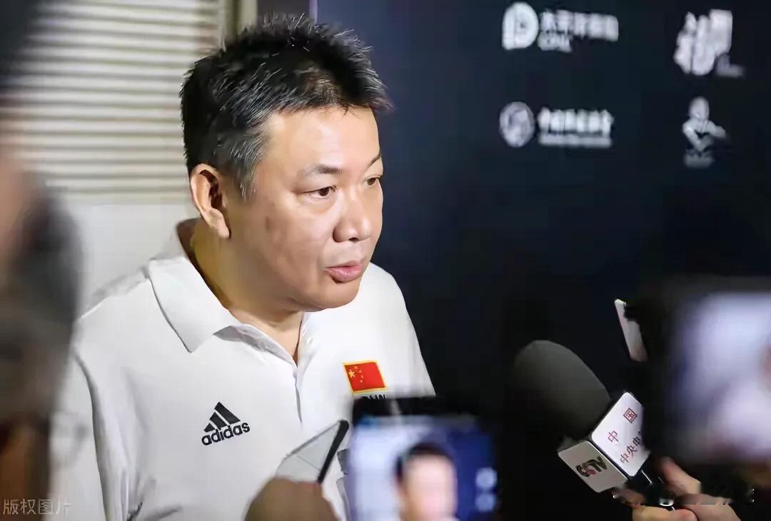低头了！香港站，想要取的好成绩，蔡导预备这样打：
1. 以朱婷为核心，树立她在队