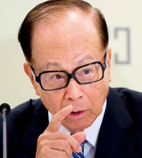 网传98岁李嘉诚去世，长实集团直接回应：绝无其事。
 
一场网络谣言，上演了非常