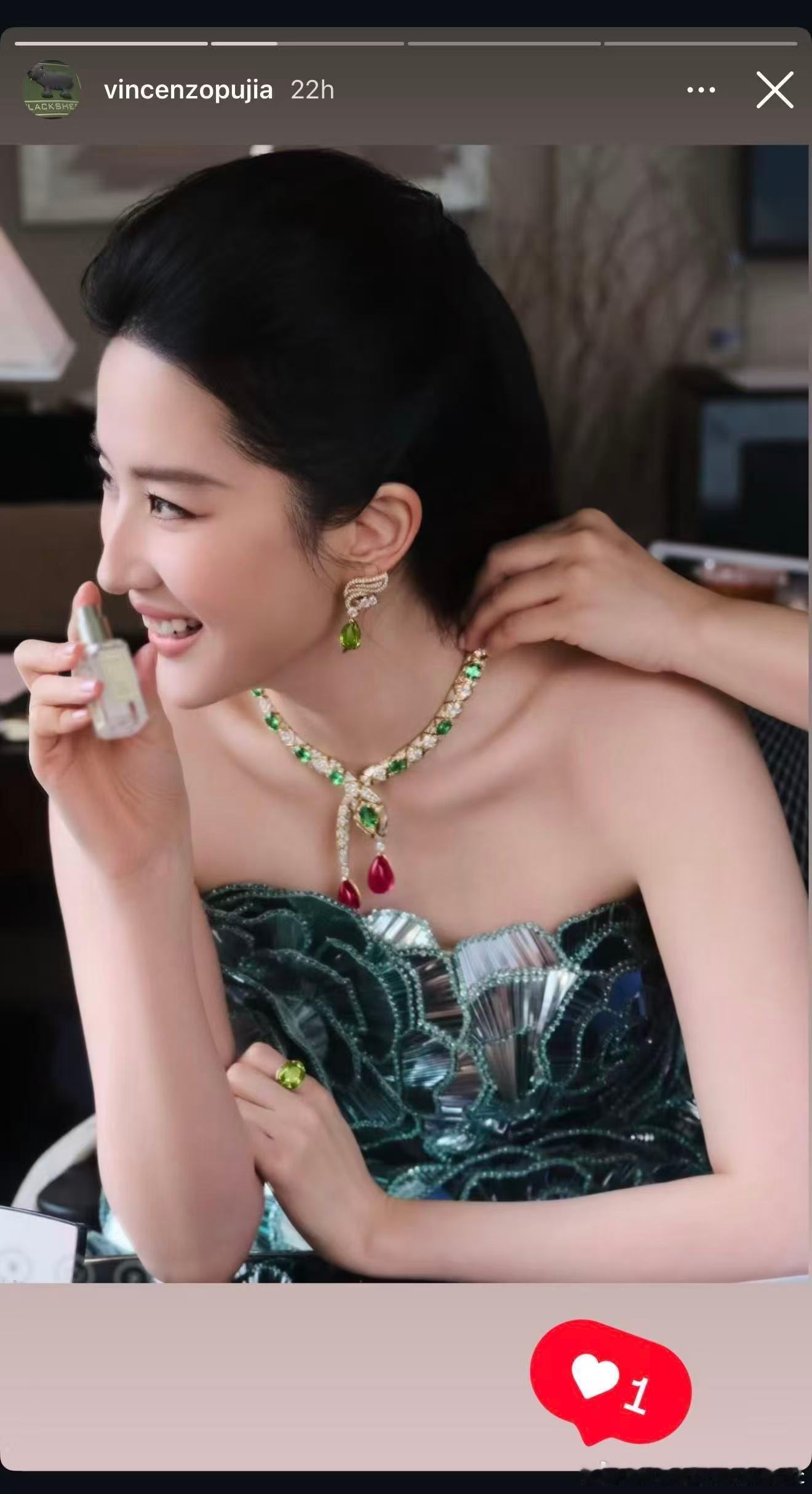 刘亦菲宝格丽全球品牌代言人 宝格丽副总更新IG STORY，分享此次出席W电影之