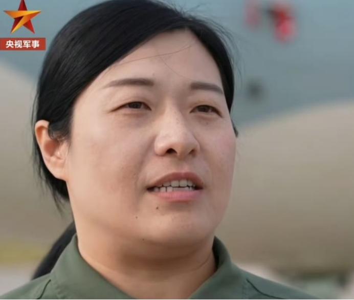 哇哦，盛姐姐开上预警机了……

几年不见，确实是胖了……

我国第八批女飞行员，