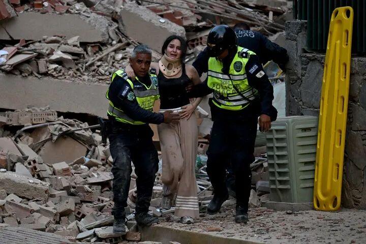 这次委内瑞拉大地震有点厉害，房子倒塌严重，国家进入紧急状态，马杜罗还在美国监狱，