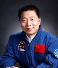 “在那一刻，我以为我要牺牲了。”这句话，是9月21日，航天英雄杨利伟，在国新办新