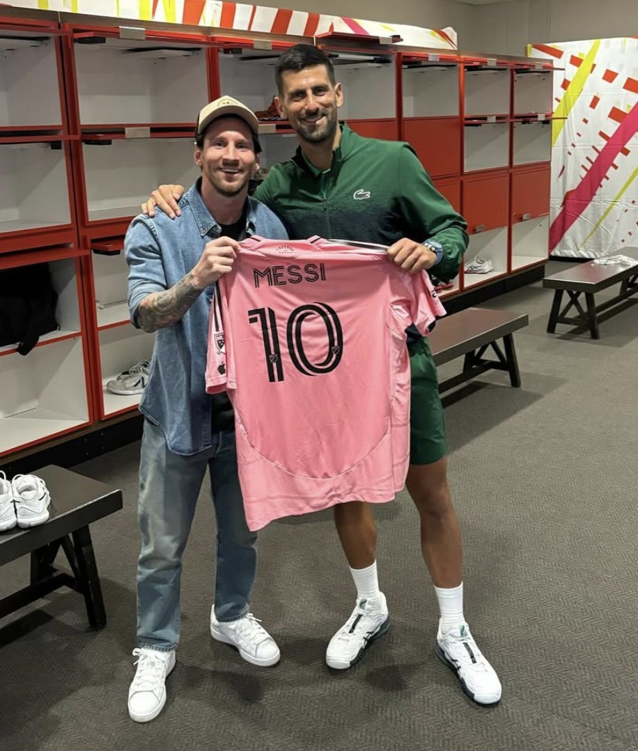 恭喜小德，决赛继续加油🐐🤝🐐梅西德约科维奇晋级澳网男单决赛德约科维奇3比2