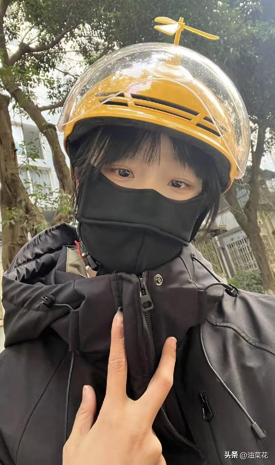 中午外卖敲门，开门竟是我毕业两年的学生！他的一句话，让全网破防了！

在这个快节