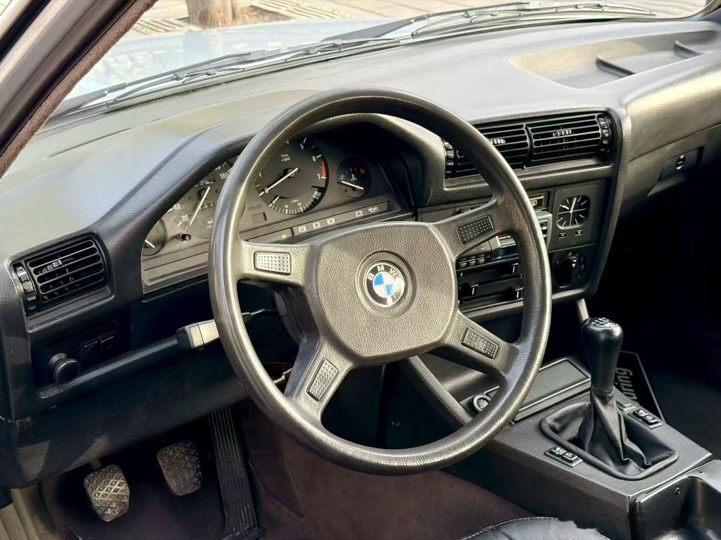 BMW E30 320i touring 帅～ 