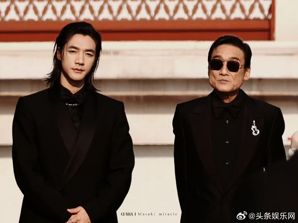 此沙一天打两份工此沙今天CMG红毯状态也太好了吧，谁敢想今天一点半此沙才从花花女