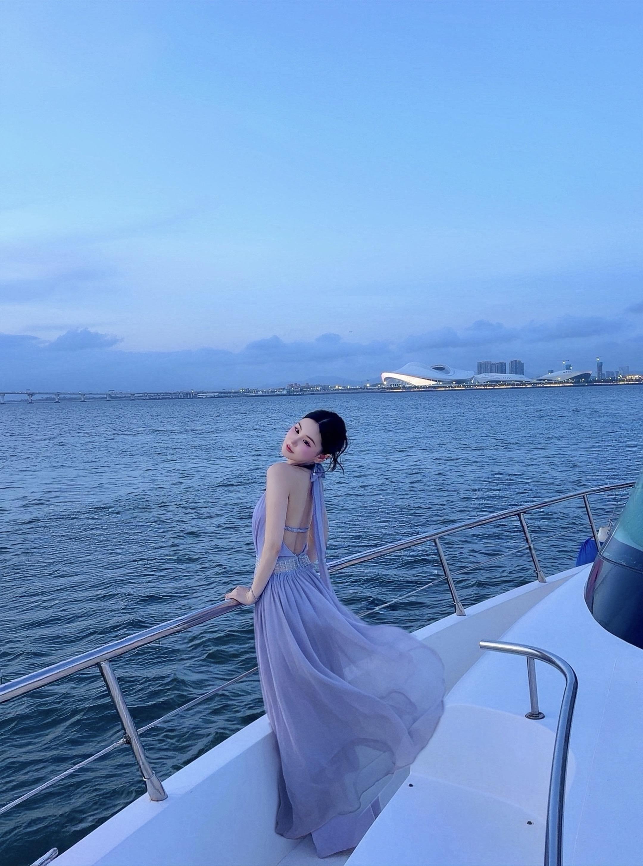 “自由的浪涛会熨平灵魂的褶皱”