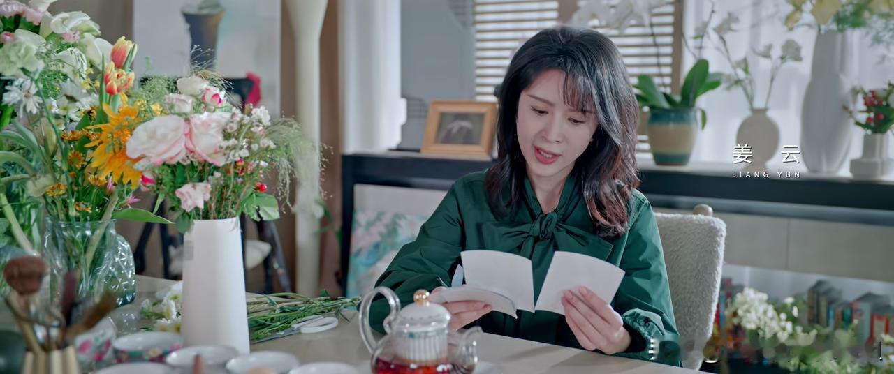 豪门太太金巧巧也开始演女主妈妈了！

由赵今麦宋威龙主演的偶像剧《骄阳似我 》开