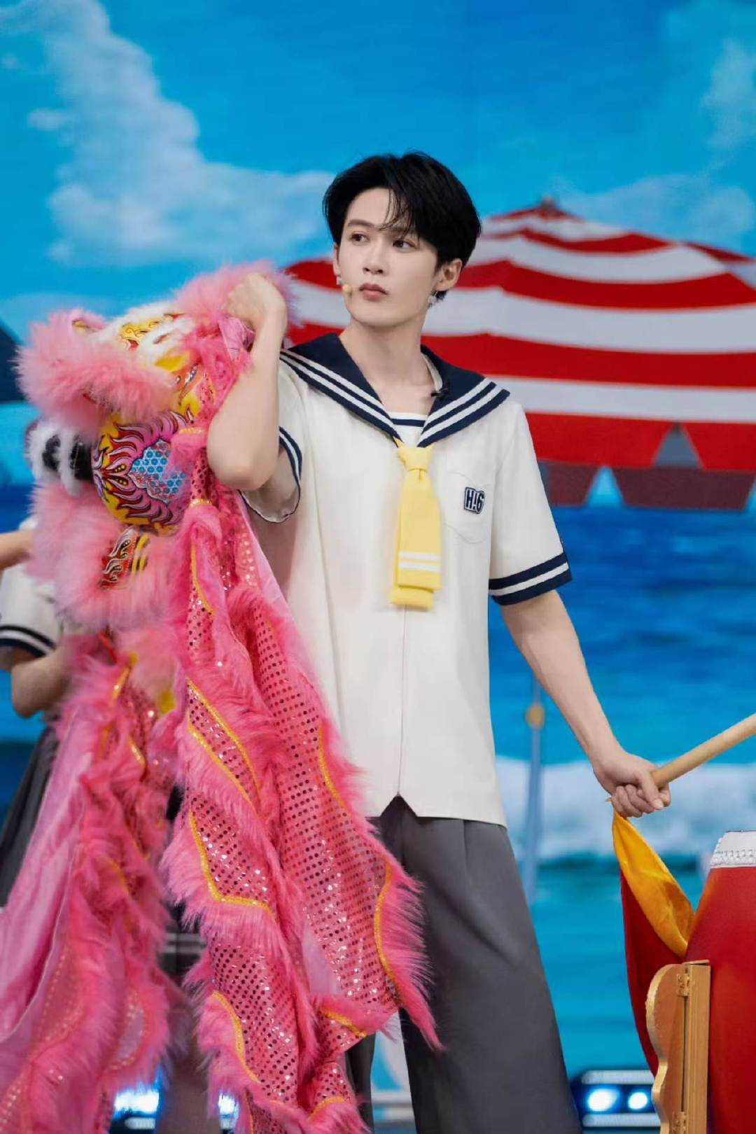 檀健次水手服檀健次水手服造型 檀健次hi6新造型穿了水手服！ 檀健次