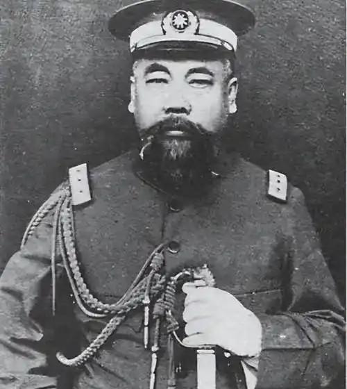 1911年11月3日，江苏巡抚程德全深感清王朝已无可救药，为了避免战争，他剪去发