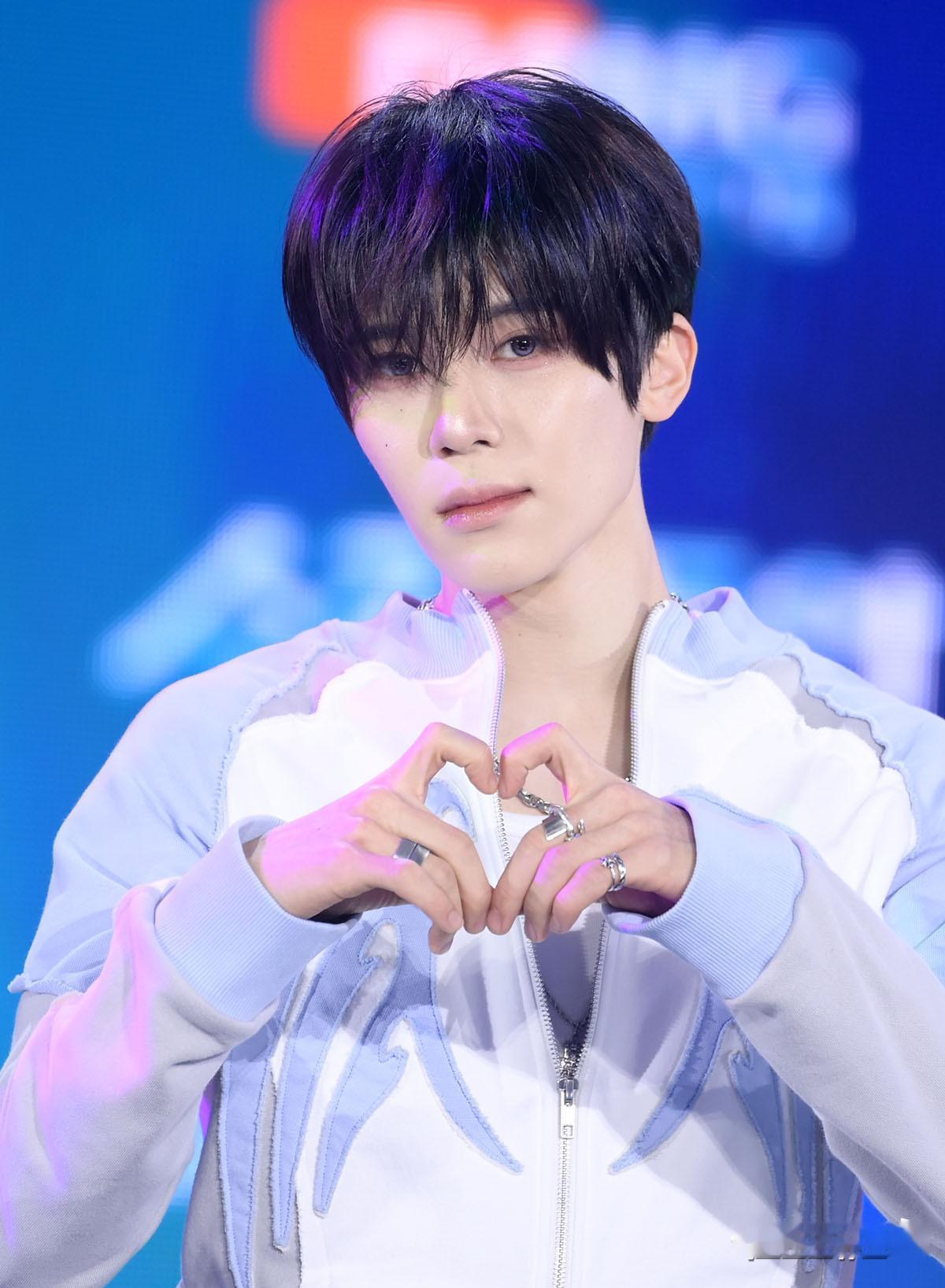 幻视粉毛时期了 