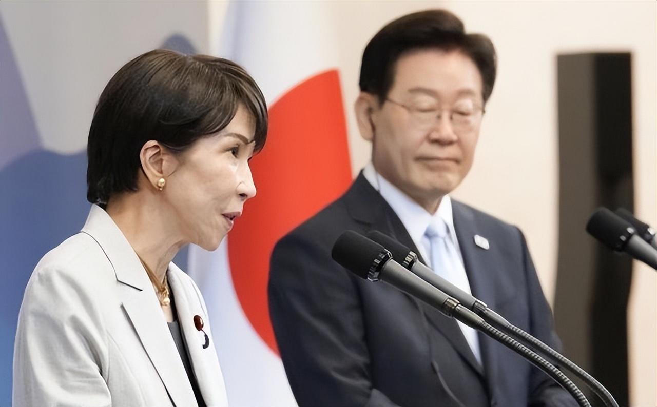 日本《读卖新闻》和韩国《韩国日报》最近联合做了一个民调，结果显示：觉得日韩关系还