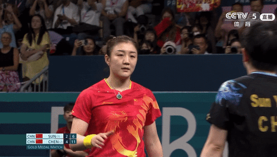 看来女乒单打决赛，实在搞不明白为何会出现如此不和谐的一幕。
在女单决赛的赛场，一