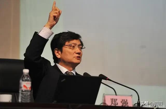 郑强教授一句话，砸得全场鸦雀无声。
“外卖方不方便，支付容不容易，这不代表一个国