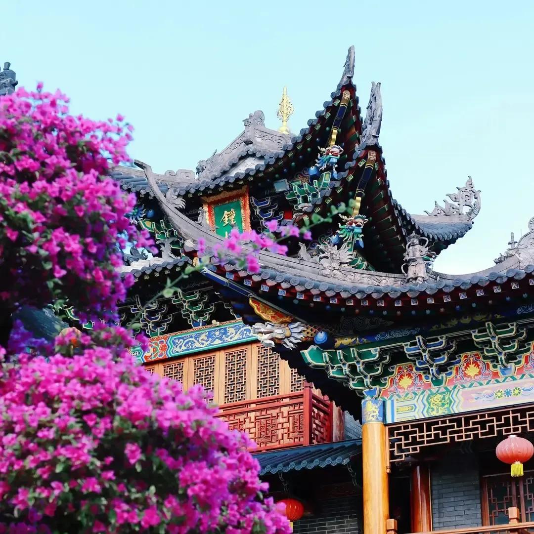 一篇网文说婚外情大多撑不过两三年，只要家里突然缺钱、老人生病或孩子补课费暴涨，外