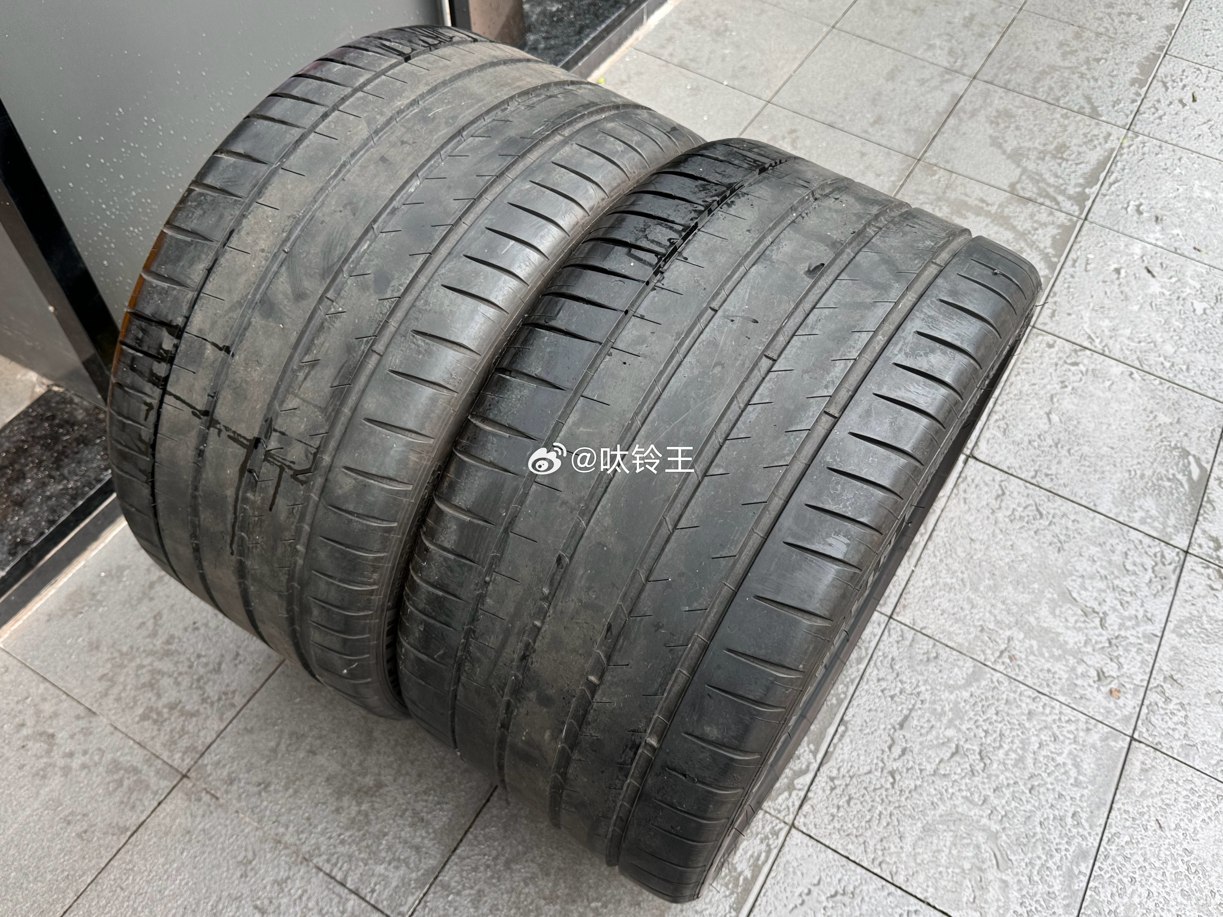 米其林 295 30 19 PS4S 2️⃣条 有补22年36周 胎纹9成新 ​