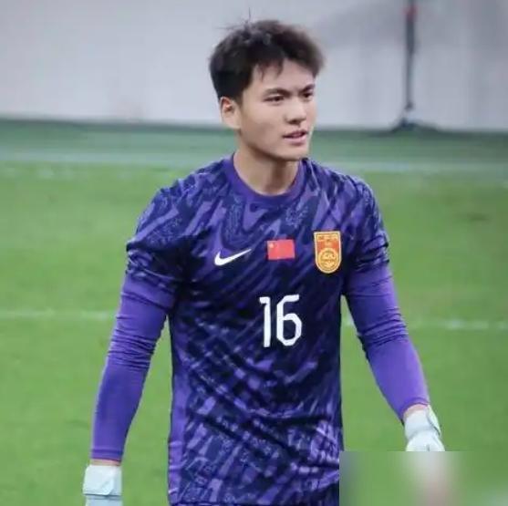 这帮U23里，真正值钱的其实就仨人。
李昊算一个。门将这个位置，二十岁出头能在欧