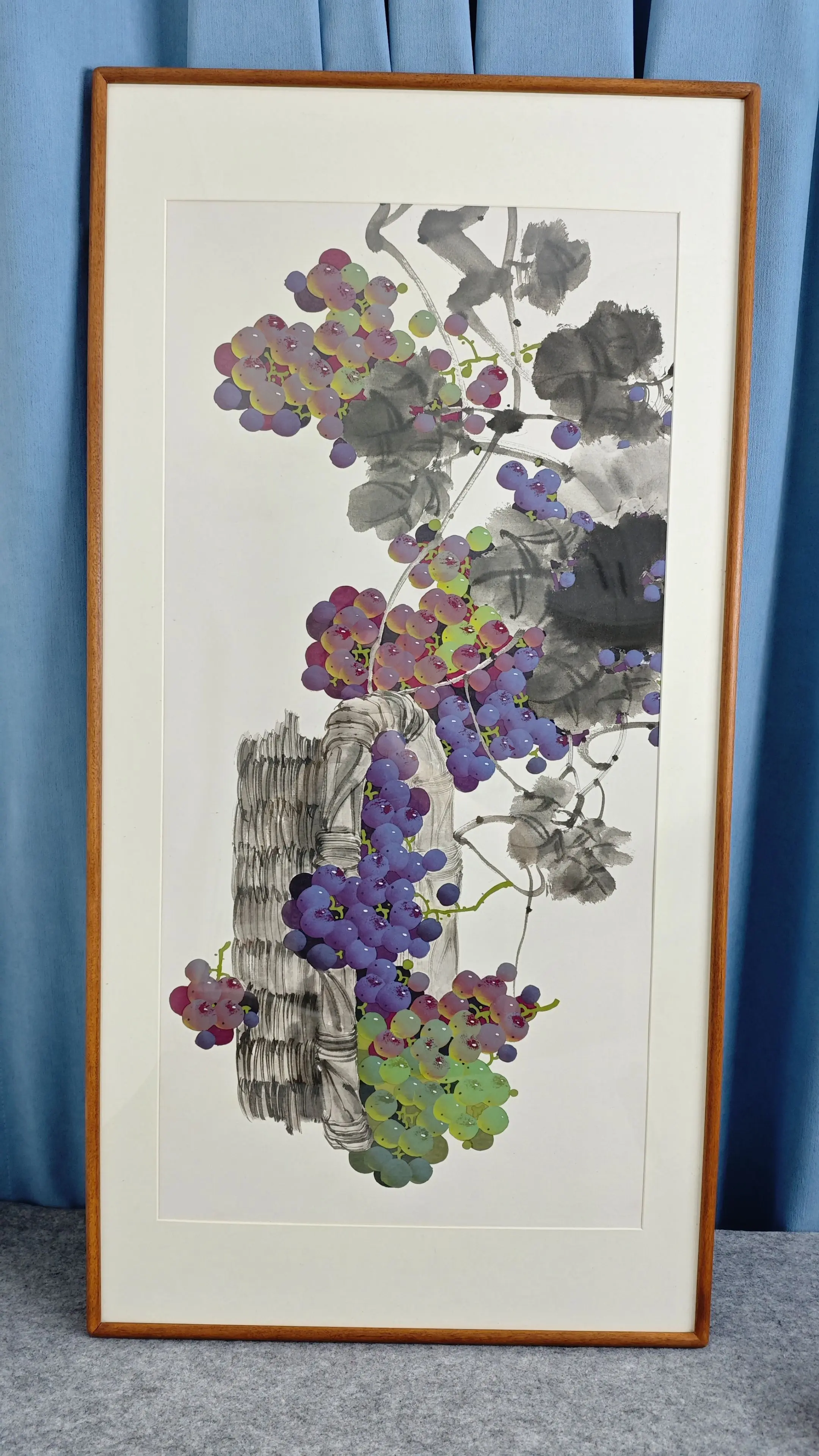 国画葡萄。  墨染明珠凝翠露，藤牵紫气入诗画。   所有作品都可结缘 ！！！