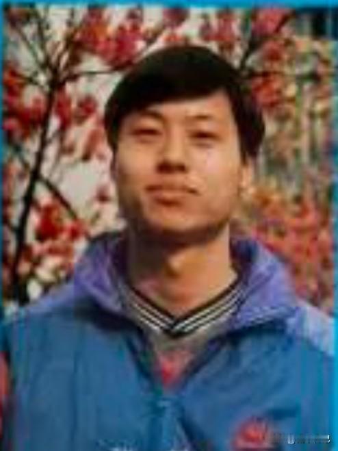 还记得这位上海足坛名宿么？他曾是申花队17号球衣的主人，经历过1995年夺冠的历
