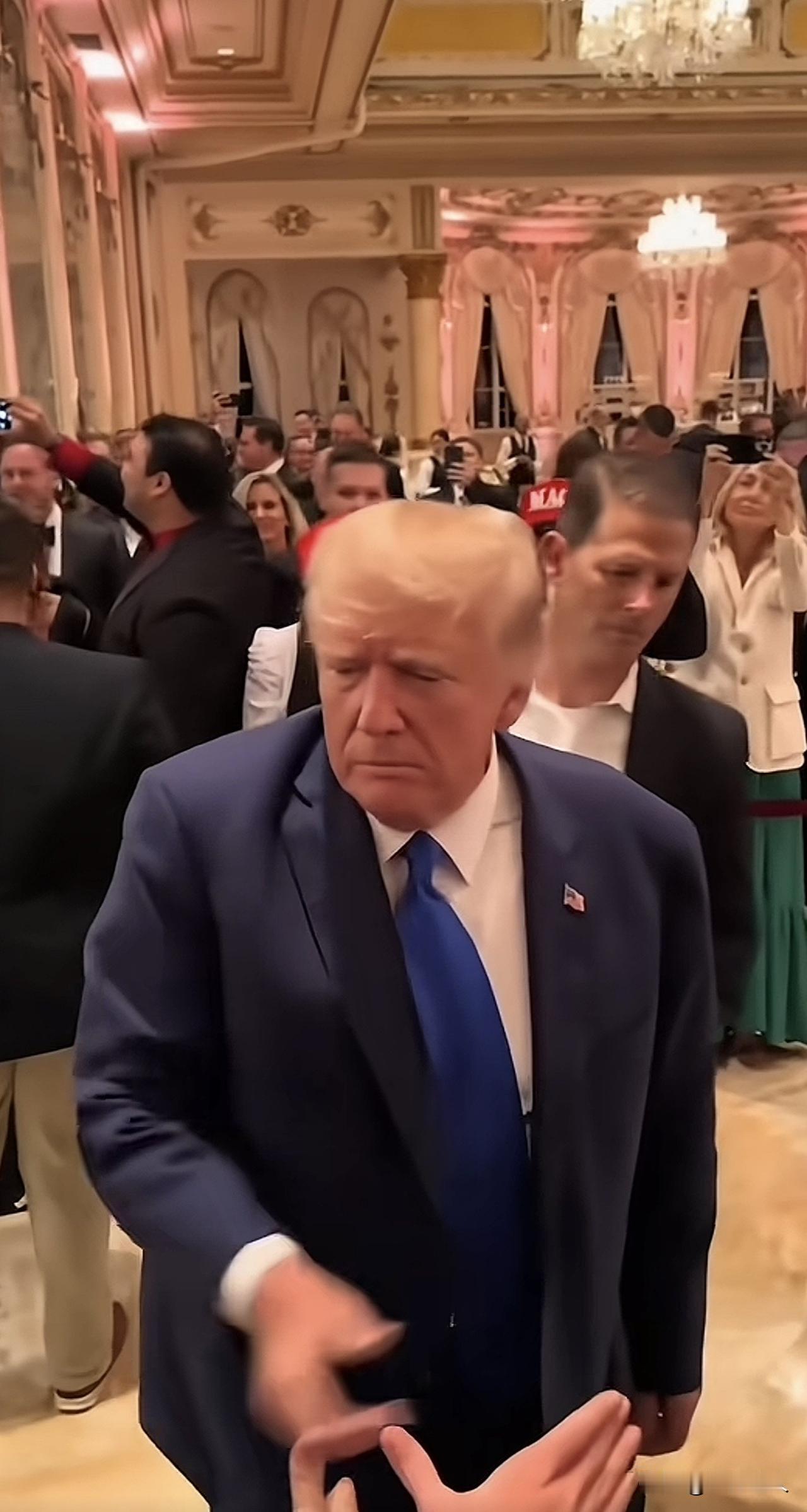 新思维：美国总统，其实也是“劳务派遣”

网上不少网友讨论“劳务派遣”的话题，我