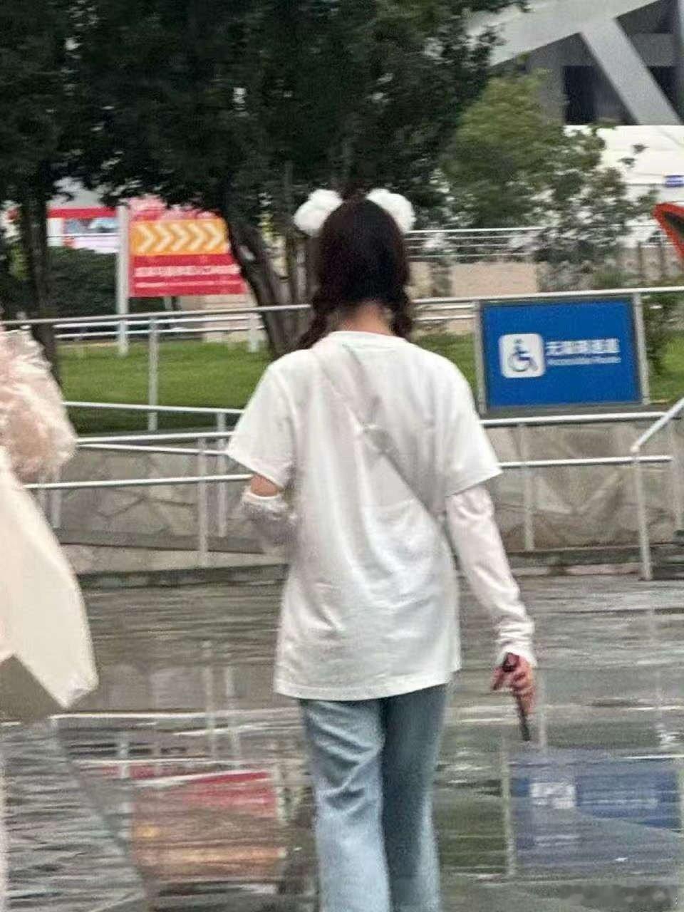 好多明星看林俊杰演唱会好多明星去了林俊杰演唱会好多明星看林俊杰演唱会，黄霄云，[