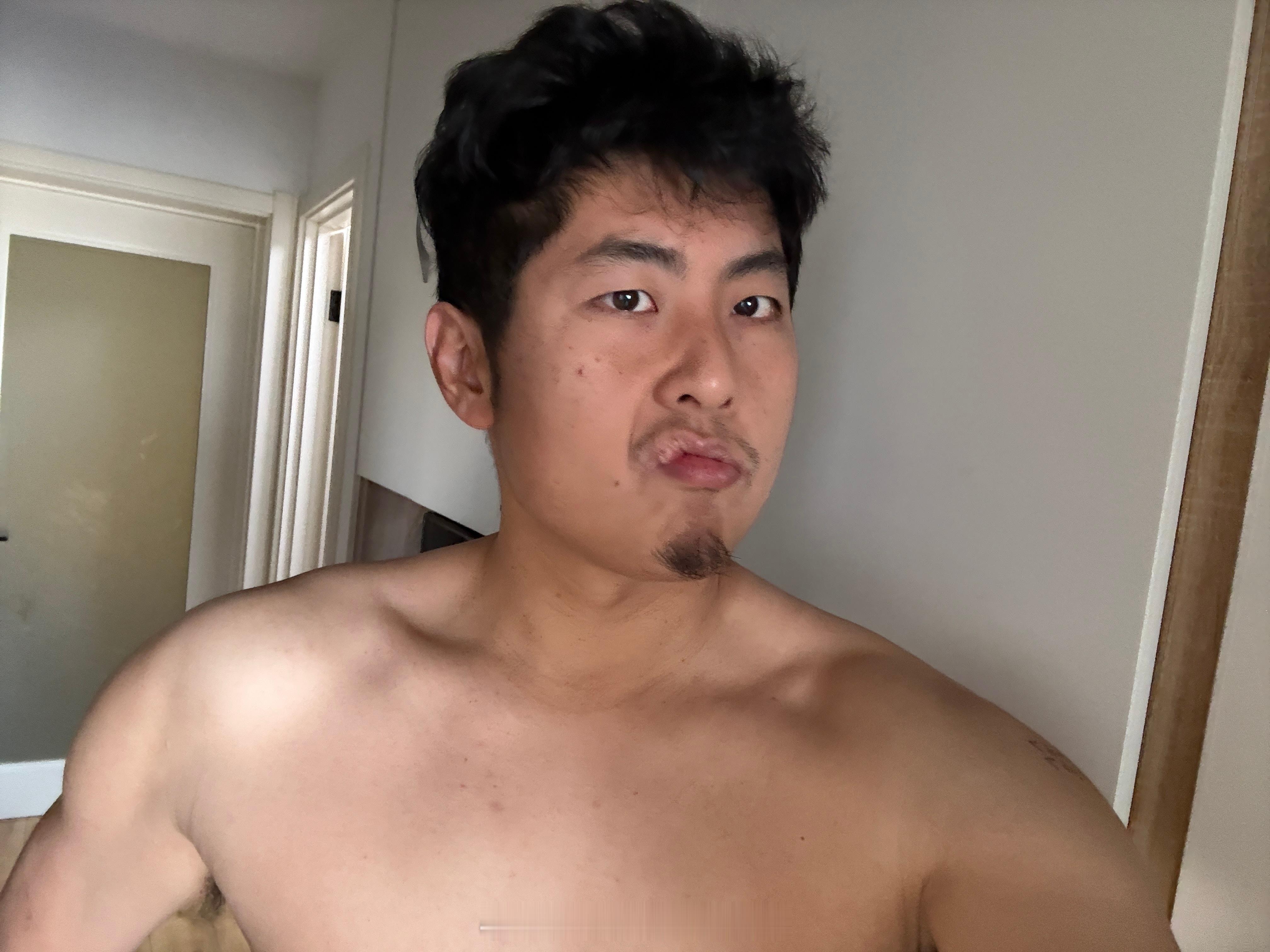 大家都知道，我用了两个50天，从81KG减到了78KG，今天平安夜准备吃一顿大餐