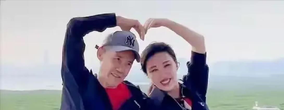 王石2012年那场婚变，原配王江穗至今零发声，反倒是田朴珺新书卖得火热。
嘴上说