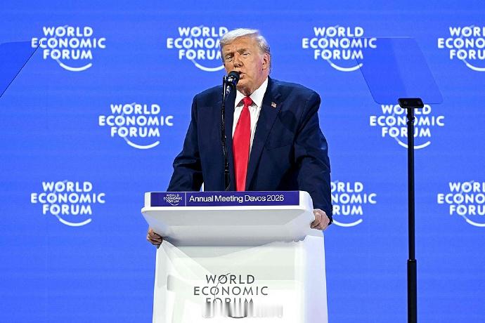 【特朗普称正寻求立即就收购格陵兰岛进行谈判，当初归还格陵兰岛的决定是“愚蠢”的】