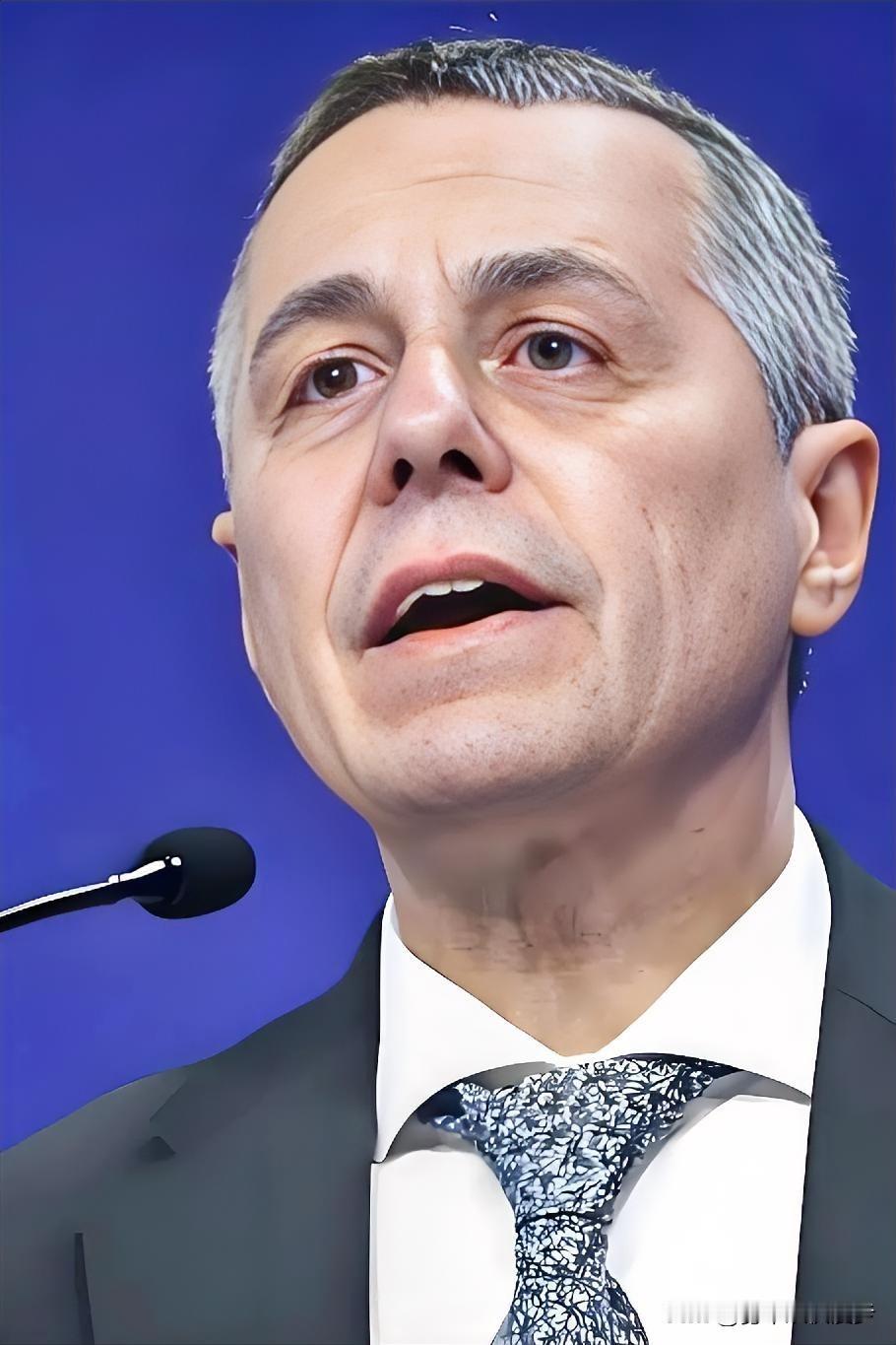 据财联社报道！
瑞士突然跳出来，直接宣布冻结委内瑞拉总统马杜罗在瑞士的全部资产，