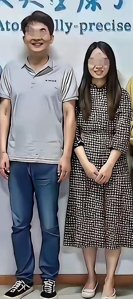 付磊妻子上演“君子报仇，十年不晚。”但是现在让两个女儿实名举报付出代价太大了。大