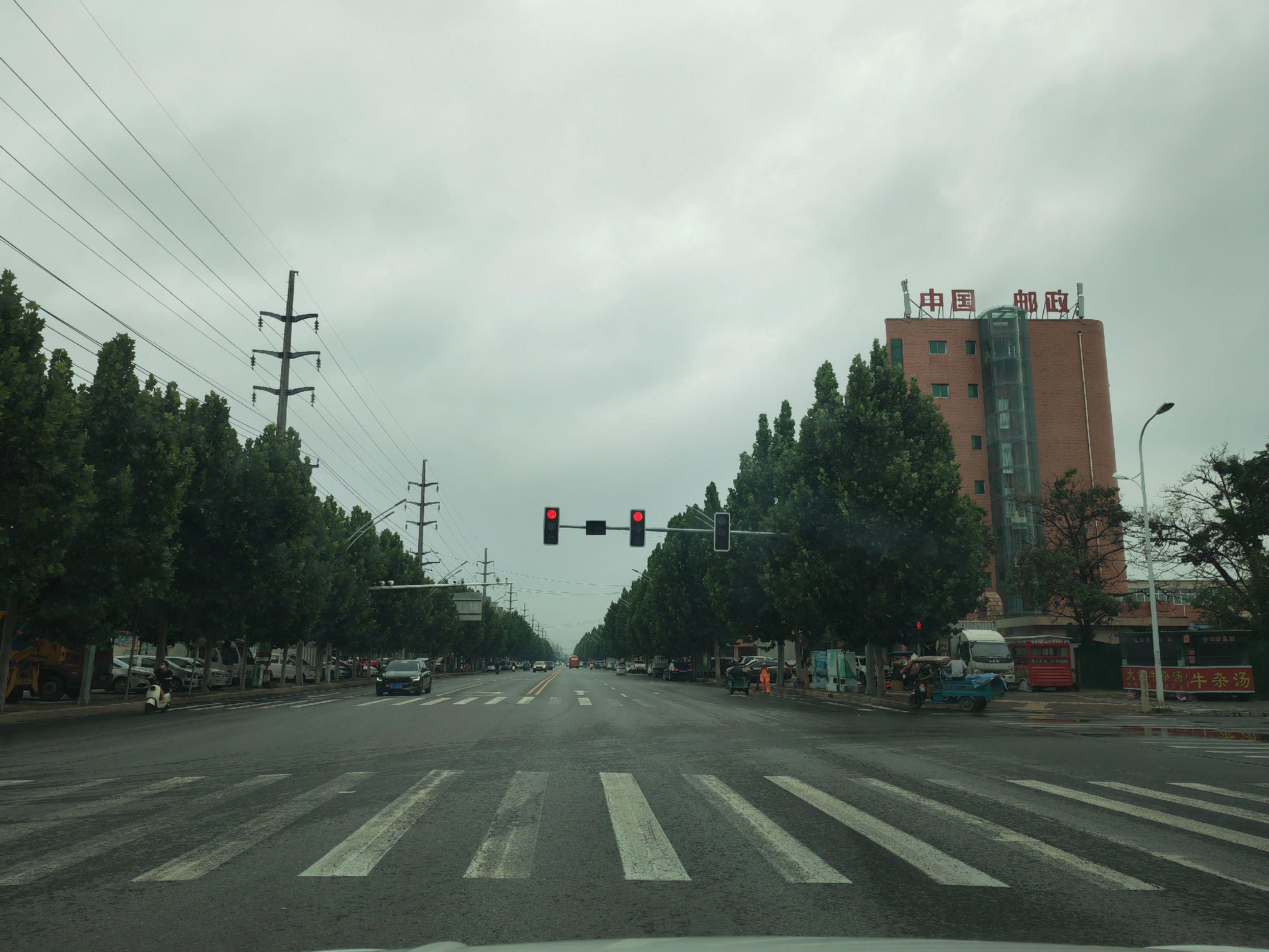 下雨天的城市 雨天行车 阴天 乌云压城 城市道路随手拍