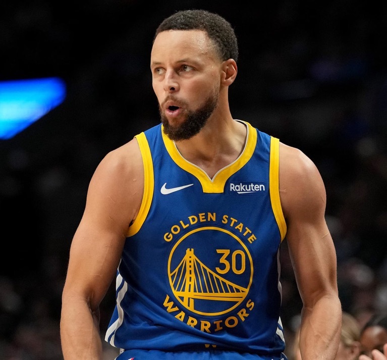 詹姆斯谈他本赛季还没跟库里打过球：“我们永远不知道。正如我说的，我们不知道未来会