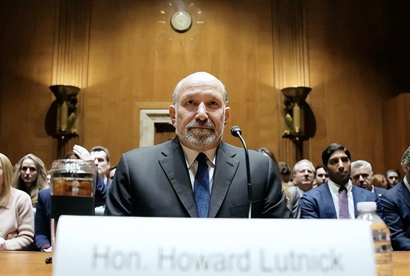 美国商务部长卢特尼克之前信誓旦旦表示，早就和“萝莉岛”岛主爱泼斯坦断交，结果后来