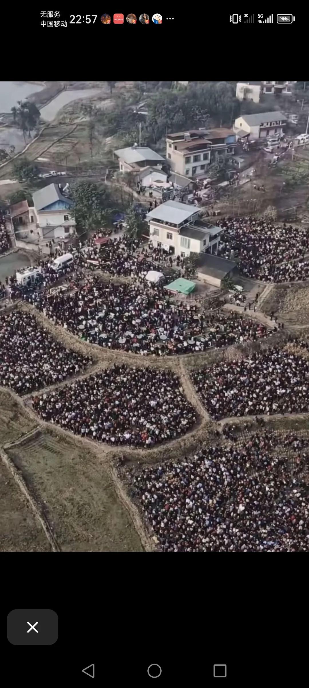 2026抖音所选天子，重庆合川的一个小女生，二十多岁了吧！因为在网络上发了一条视