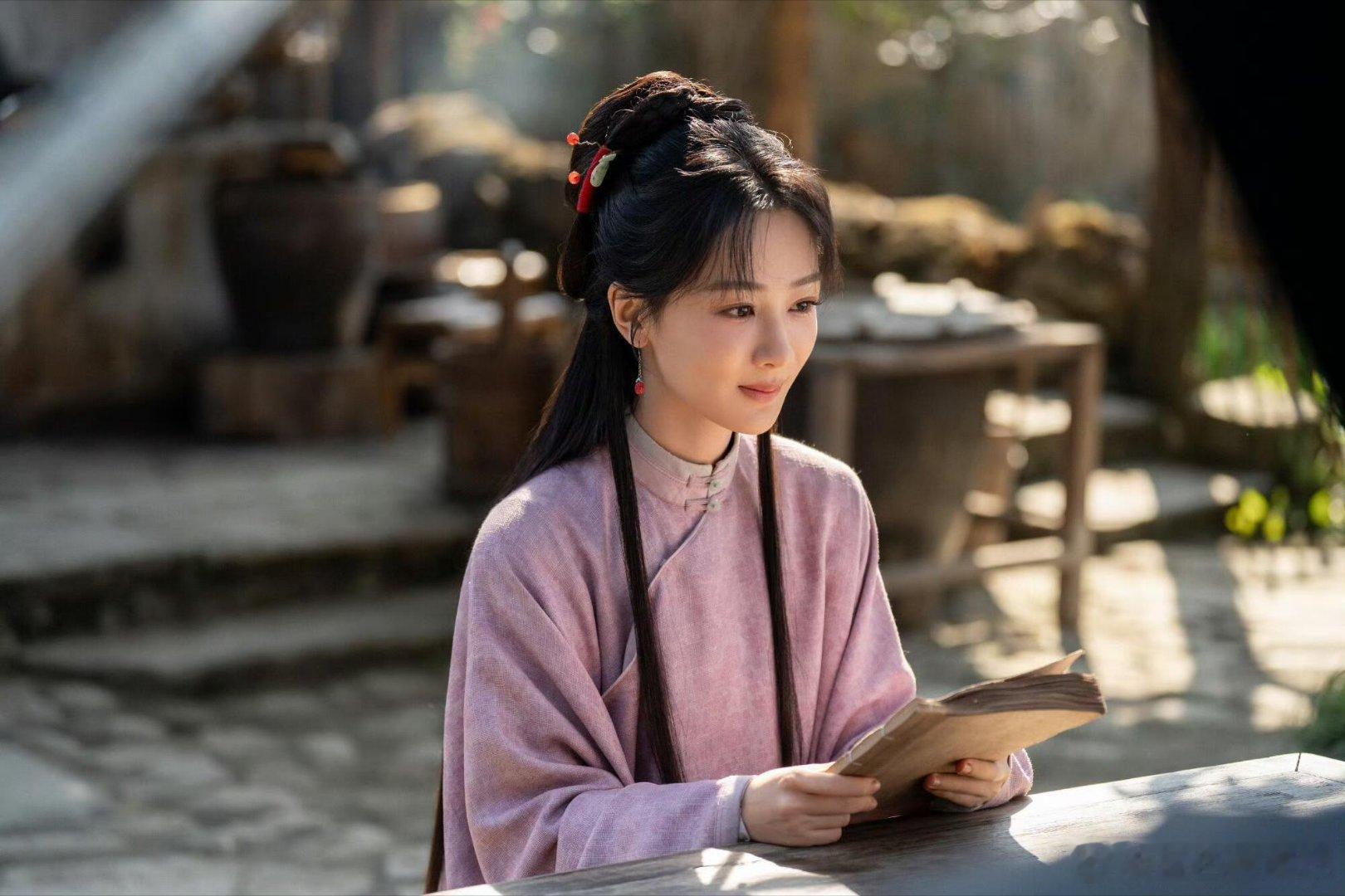 来的不是英雄是妈妈祯娘妈那个斗笠一戴，简直是墨场女战神，女儿快冲进妈妈怀里贴贴！