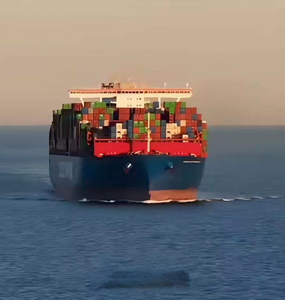 早上看到头条推荐的新闻，“伊朗只允许中国货船通过霍尔木兹海峡”，看起来很提气！